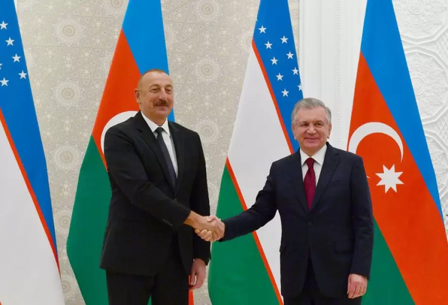 Şavkat Mirziyoyev İlham Əliyevə zəng edib