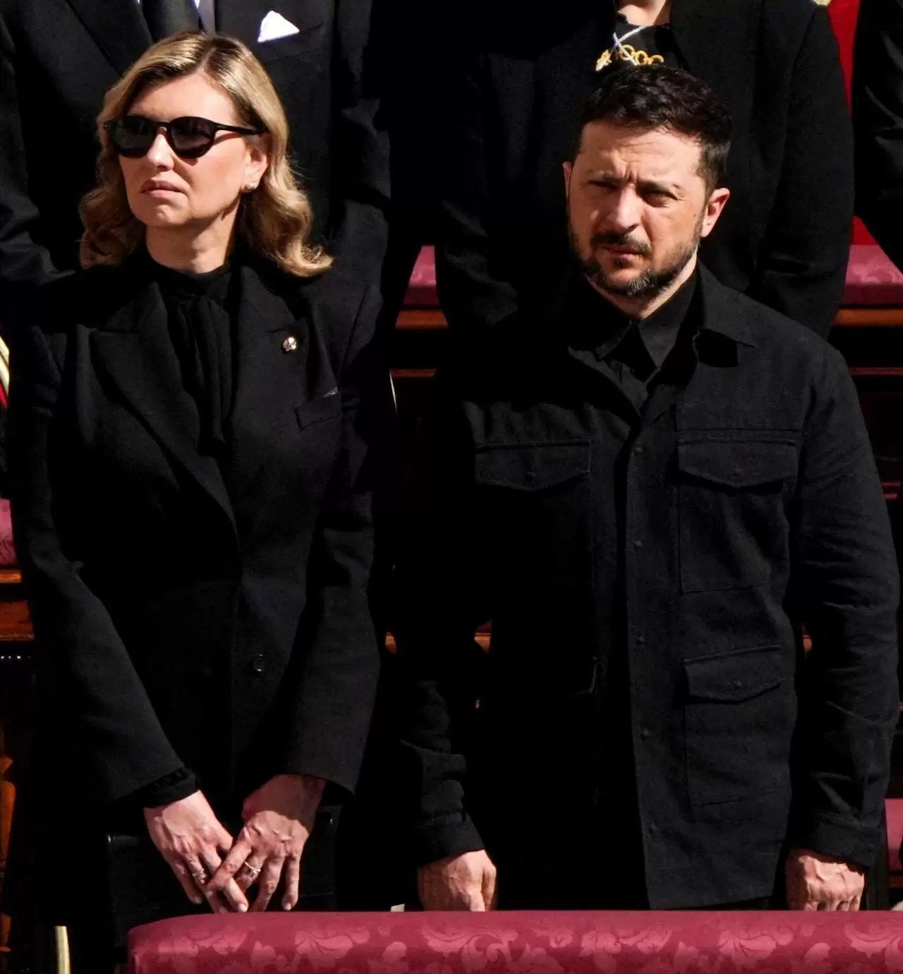 Zelenskinin Roma Papasının dəfninə kostyum geyinməməsi Rusiya KİV-lərinin diqqətini çəkib