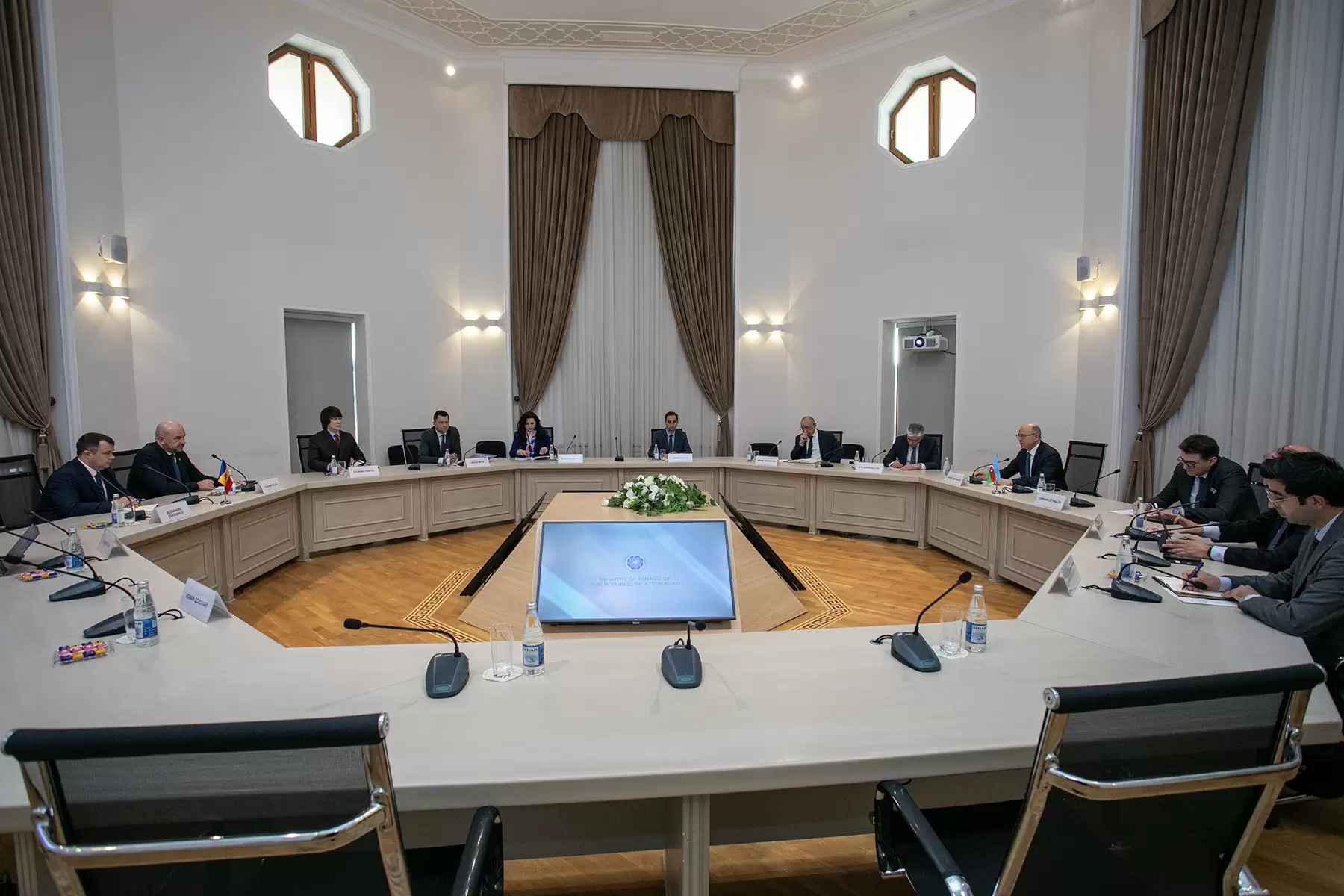 Pərviz Şahbazov moldovalı naziri qəbul edib - FOTOLAR