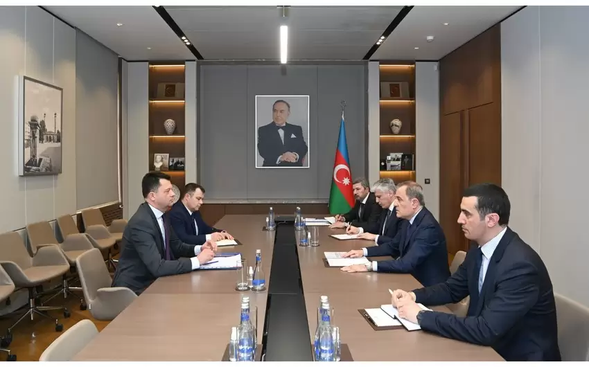 Ceyhun Bayramov Moldovanın Xarici İşlər Nazirliyi rəsmiləri ilə görüş edib