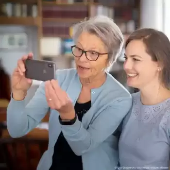 Almaniyada əhalinin 4%-i heç vaxt internetdən istifadə etməyib