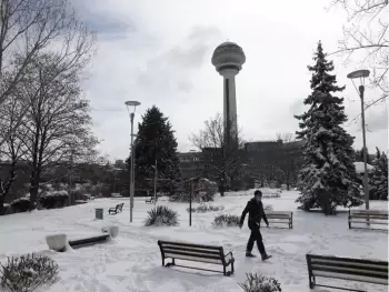 Güclü qar yağması səbəbindən məktəblərdə tətil elan edilib