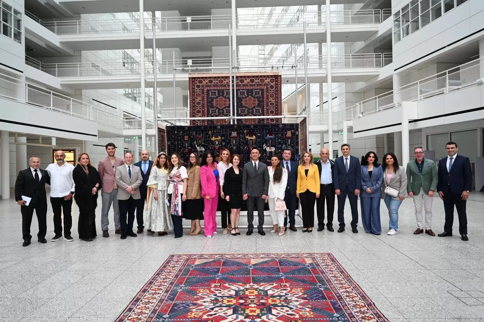 Niderlandda “Azərbaycan Xalçalarının Möhtəşəmliyi: Sənət Vasitəsilə Öyrənmək” xalça sərgisinin açılış mərasimi keçirilib