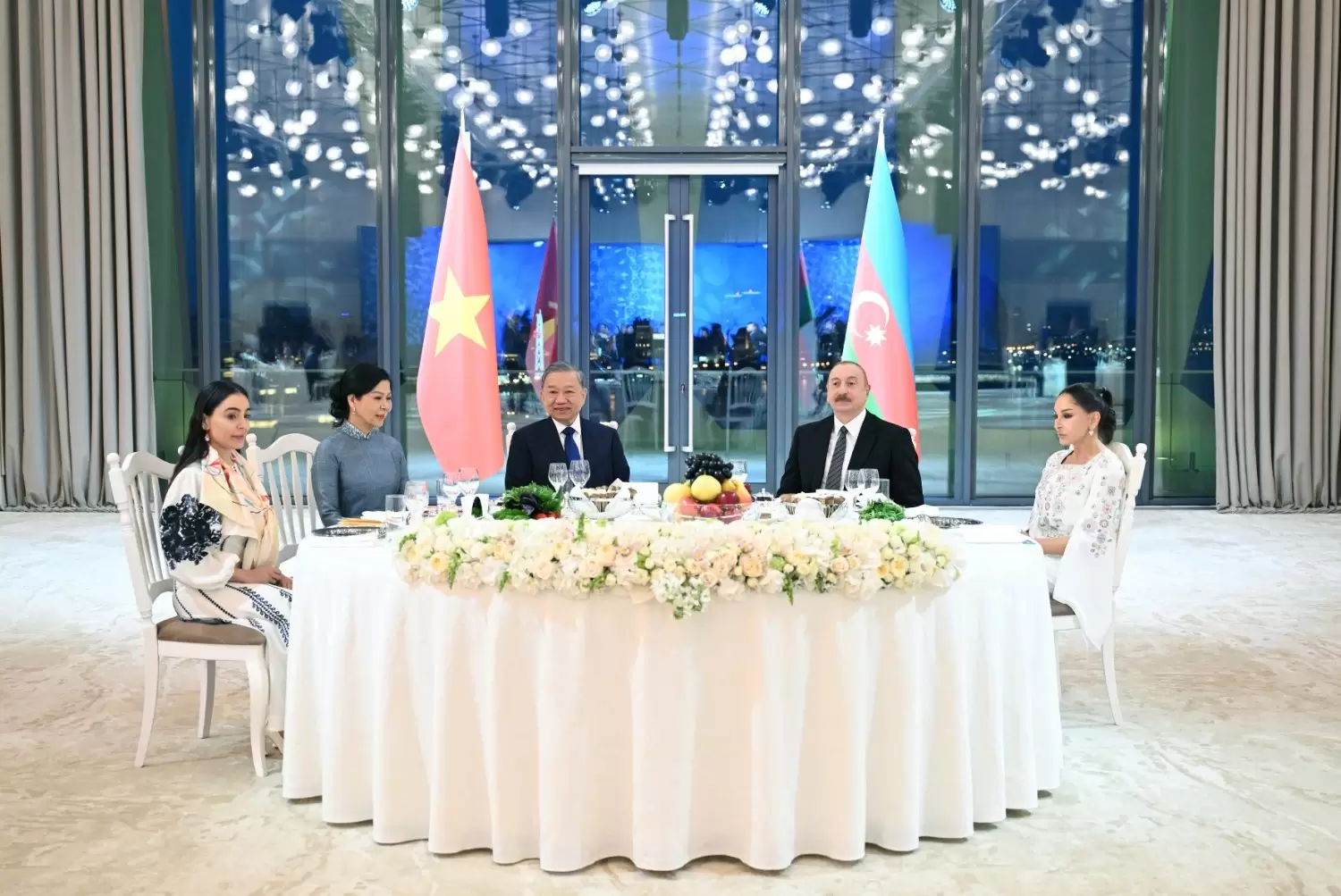 Prezident İlham Əliyevin adından Vyetnam Kommunist Partiyasının Mərkəzi Komitəsinin Baş katibinin şərəfinə dövlət ziyafəti verilib