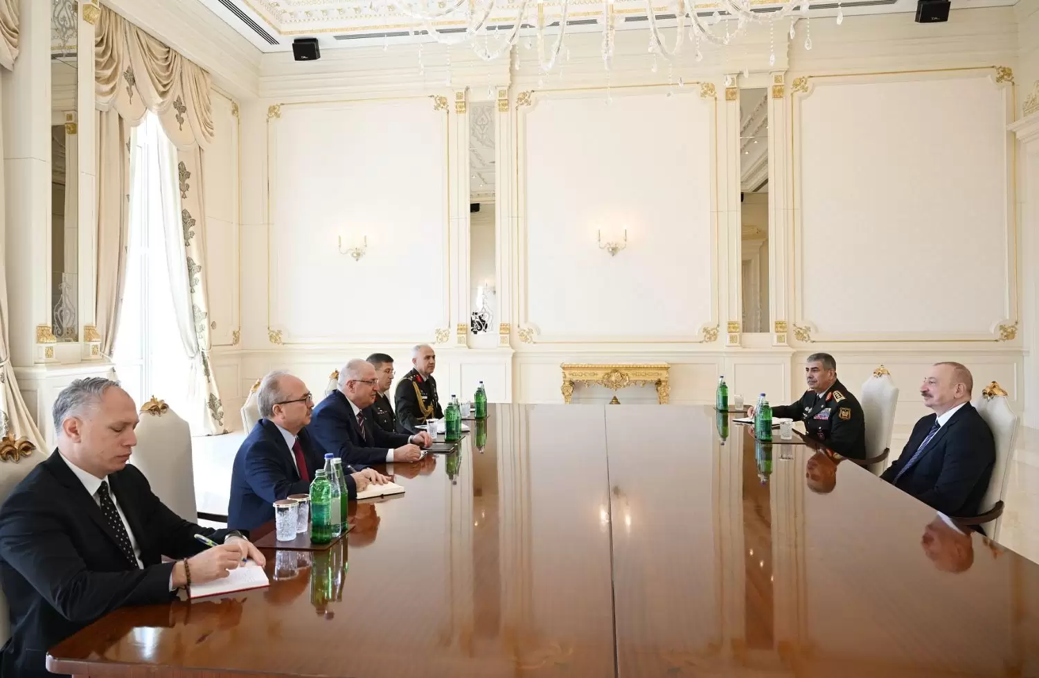 Azərbaycan Prezidenti İlham Əliyev Türkiyənin milli müdafiə nazirini qəbul edib