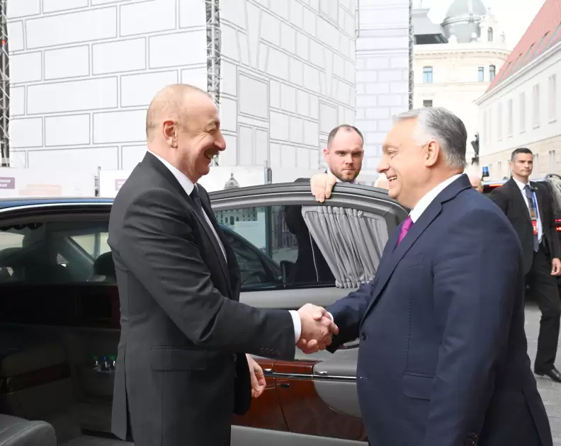 Budapeştdə Azərbaycan Prezidenti İlham Əliyevin Macarıstanın Baş naziri ilə məhdud tərkibdə görüşü olub