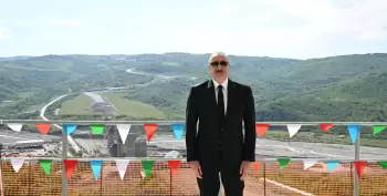 İlham Əliyev Bakı-Qəbələ avtomobil yolunun Muğanlı-İsmayıllı-Qəbələ hissəsində görülən işlərlə tanış olub