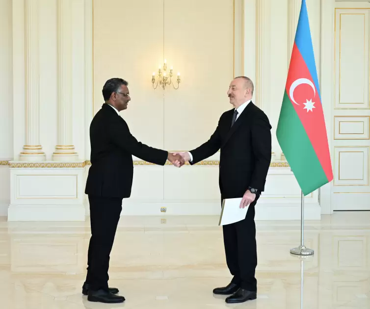 Prezident İlham Əliyev Sudanın ölkəmizdə yeni təyin olunmuş səfirinin etimadnaməsini qəbul edib