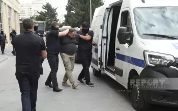 "Sputnik Azərbaycan"da saxlanılan iki nəfər binadan çıxarılıb - FOTOLAR