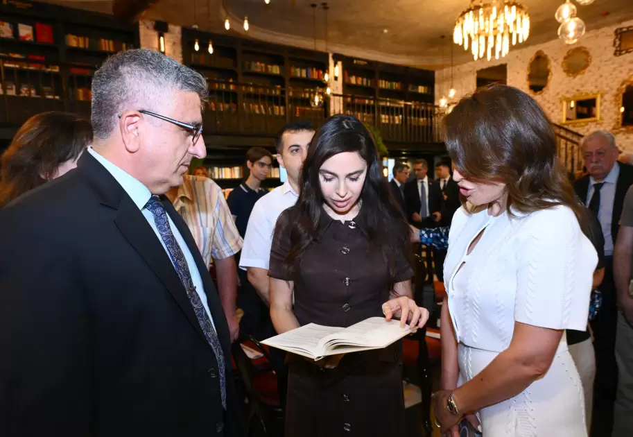 Bakı Kitab Mərkəzində “Tanımadığımız Konfutsi” adlı gecə keçirilib