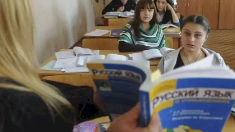 Nazirlik: "Rusdilli məktəblərin bağlanması ilə bağlı yayılan məlumat səhvdir"