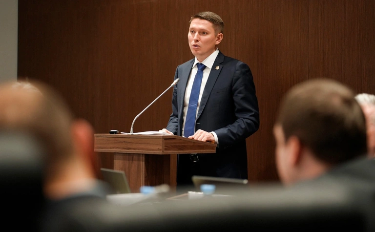 Rusiyada nəqliyyat naziri rüşvət aldığı üçün həbs edildi