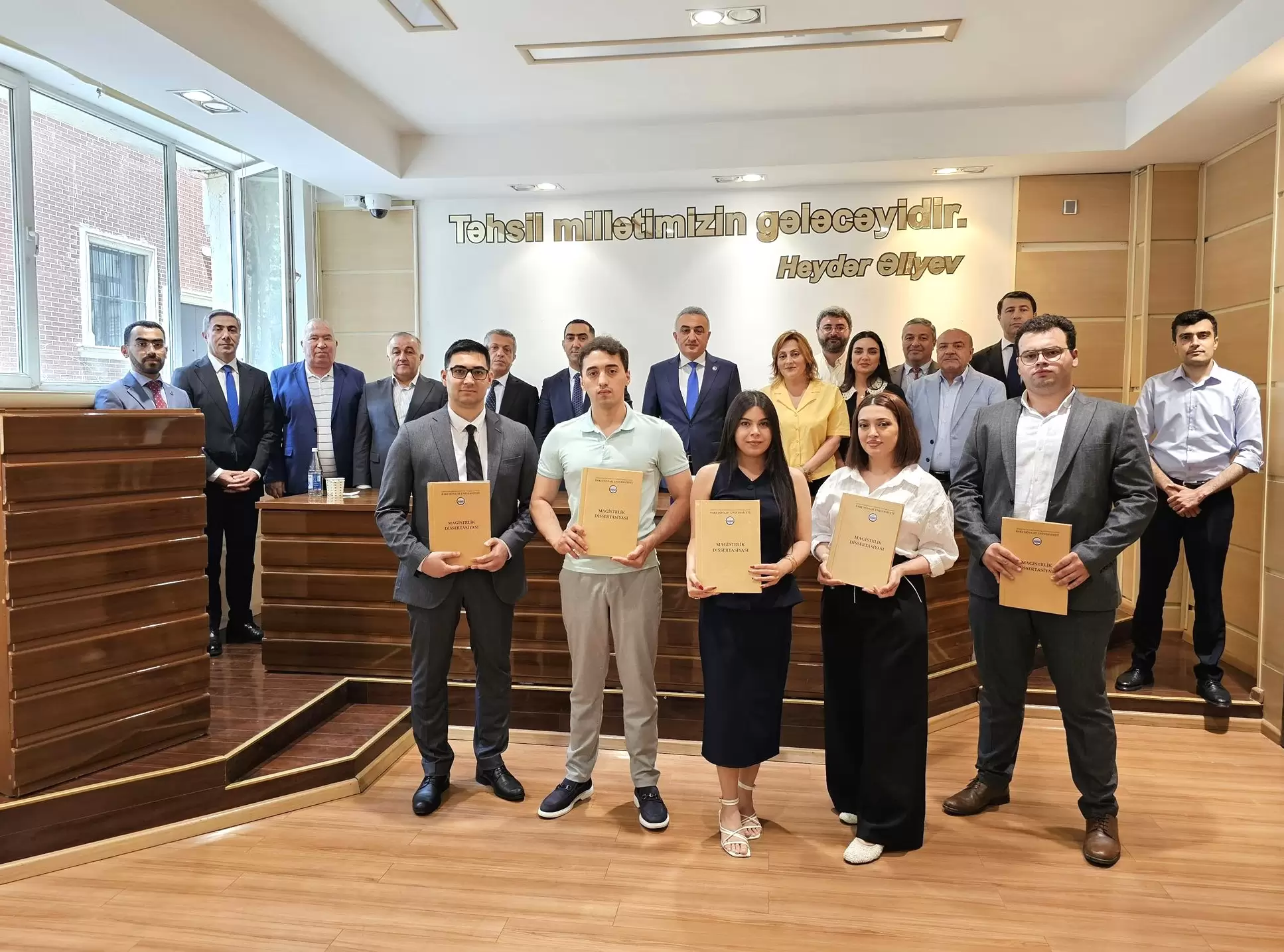 Anar Bağırov BDU tələbələrinin dissertasiya müdafiəsinə rəhbərlik etdi