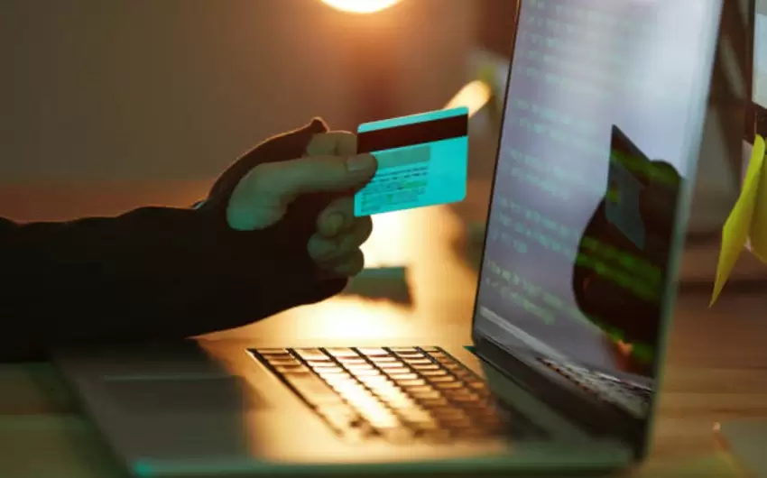 Azərbaycan banklarının adından saxta profillərlə kartlardan pul oğurlayan Türkiyə vətəndaşı həbs edilib