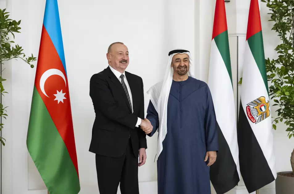 Azərbaycan Prezidenti İlham Əliyevin Əbu-Dabidə Birləşmiş Ərəb Əmirliklərinin Prezidenti ilə görüşü olub