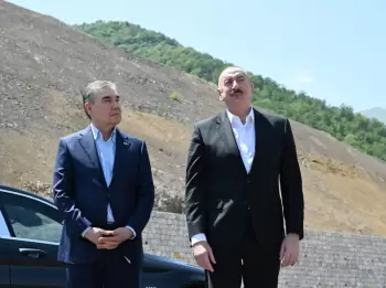Prezident İlham Əliyev və Qurbanqulu Berdiməhəmmədov Şuşa rayonunun Daşaltı kəndinin fonunda şəkil çəkdiriblər