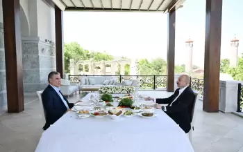 Prezident İlham Əliyev və Qurbanqulu Berdiməhəmmədov Şuşada birgə nahar ediblər