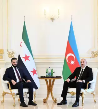 Prezident İlham Əliyevin Suriyanın keçid dövrü Prezidenti ilə geniş tərkibdə görüşü olub