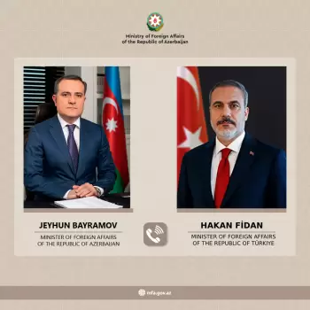 Ceyhun Bayramov Hakan Fidanla danışdı