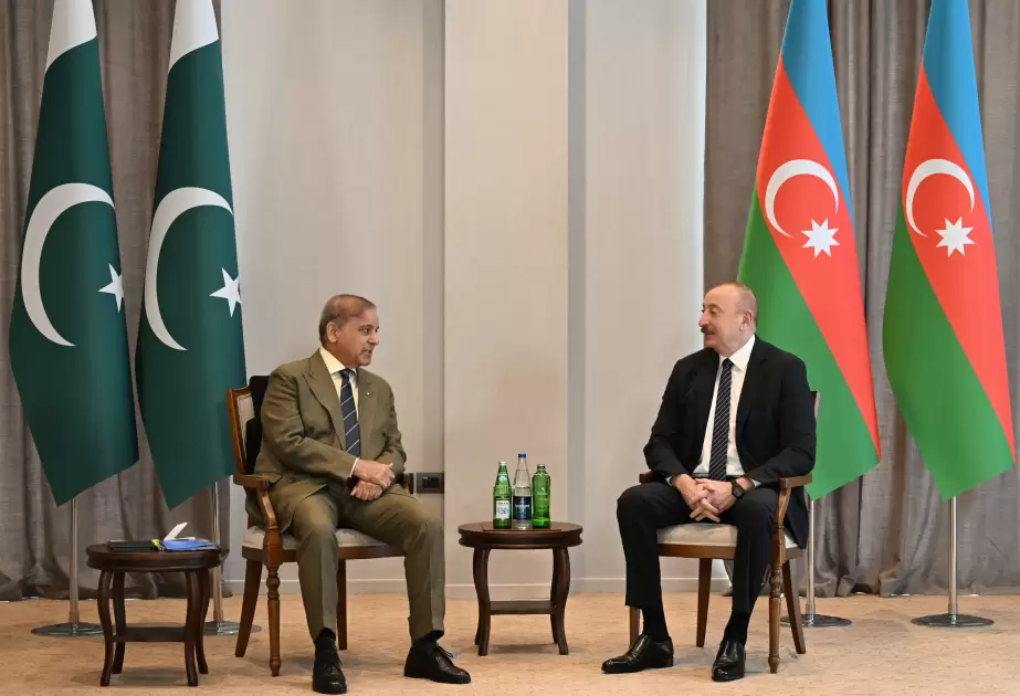 Azərbaycan Prezidenti Məhəmməd Şahbaz Şərifə zəng edib