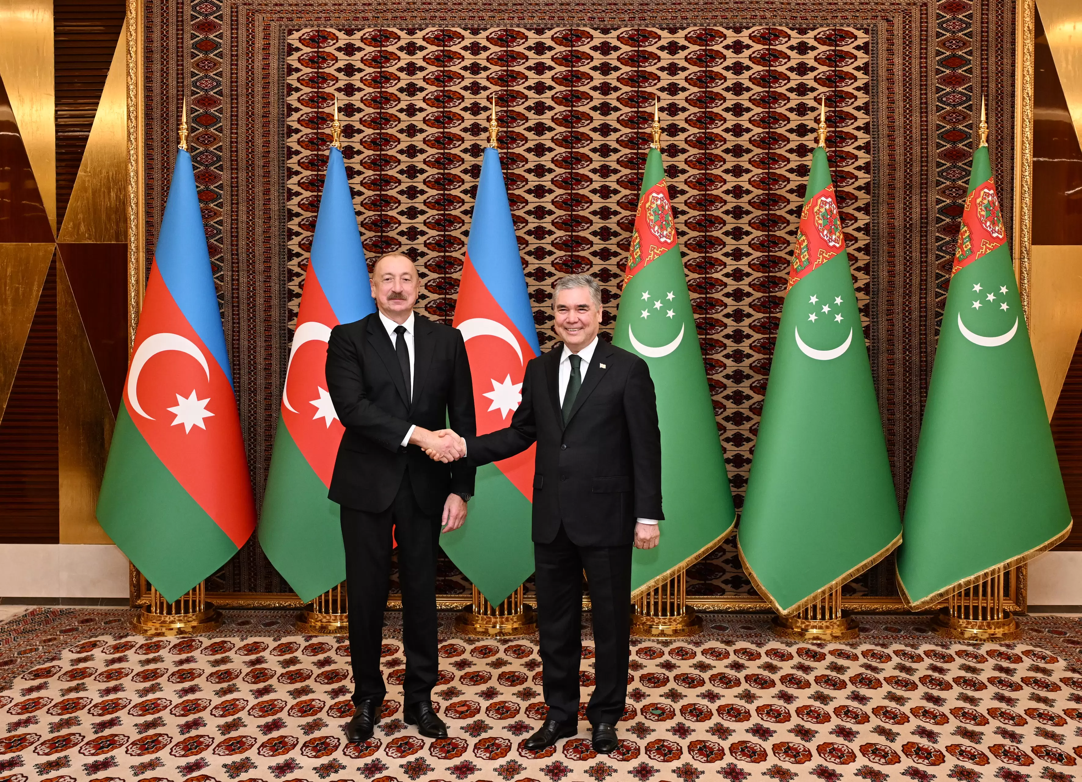 Azərbaycan Prezidenti İlham Əliyevin Türkmənistan Xalq Məsləhətinin sədri ilə təkbətək görüşü olub