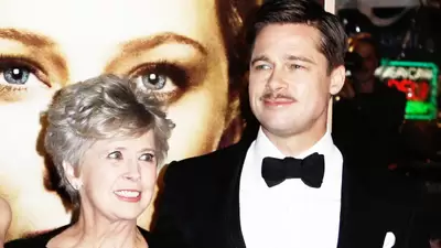 Bred Pittin anası vəfat edib