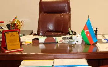 Emin Əmrullayev bu məmurun qohumu ilə bağlı əmr imzaladı