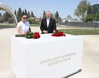 Prezident və xanımı Gәncә Memorial Kompleksində görülən işlərlə tanış olub