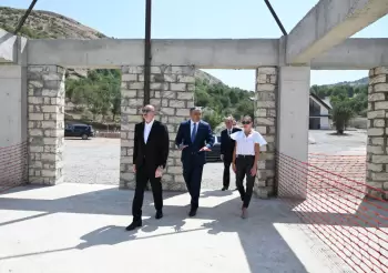 Prezident İlham Əliyev və birinci xanım Mehriban Əliyeva “Hacıkənd” İstirahət Kompleksinin tikintisi ilə tanış olublar