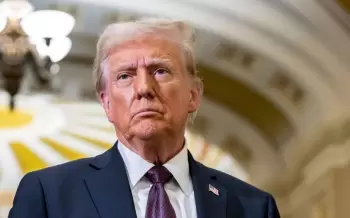 Donald Tramp 907-ci düzəlişin icrasının dayandırılması haqqında sənəd imzalayacaq