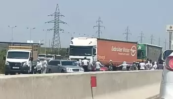 Yolu bağlayanlar “Salyan Aqro Park”ın işçiləri imiş- Maaş verilmir - FOTO