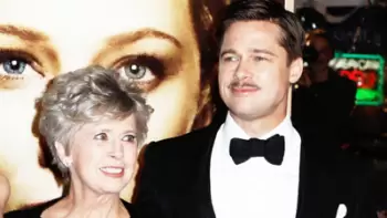 Bred Pittin anası vəfat edib