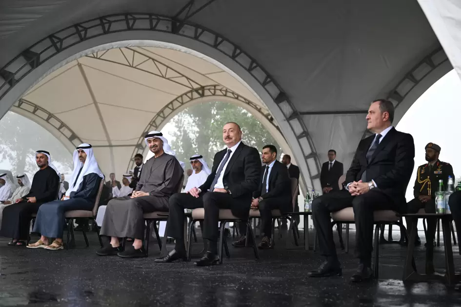 Prezidentlər İlham Əliyev və Şeyx Məhəmməd bin Zayed Al Nəhyan Cıdır düzündə Qarabağ atlarının şousunu izləyiblər