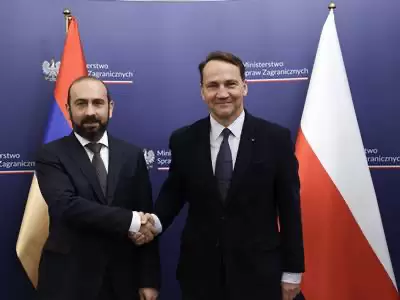 Ermənistan və Polşa XİN rəhbərləri görüşüblər