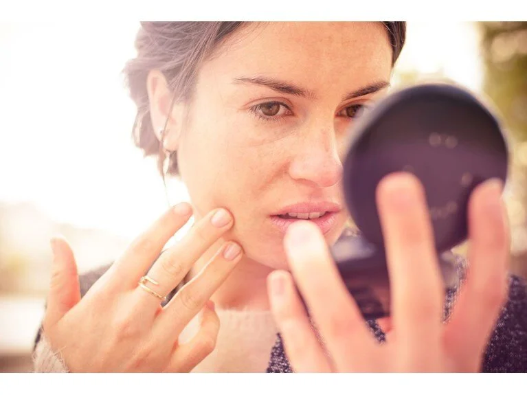 Dermatoloqdan xəbərdarlıq: Bu məşhur məhsullardan istifadə dərinizə ciddi ziyan vura bilər