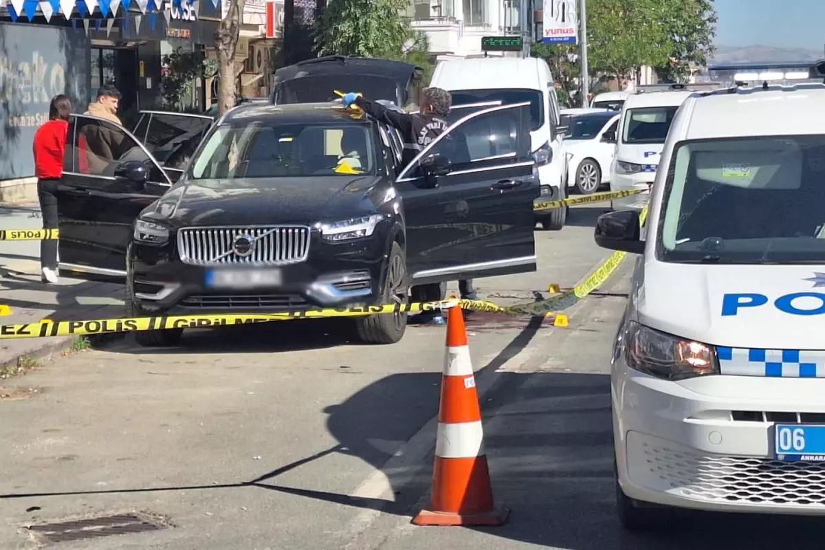 İş adamını sürücüsü yolun otasında güllələdi - FOTOLAR