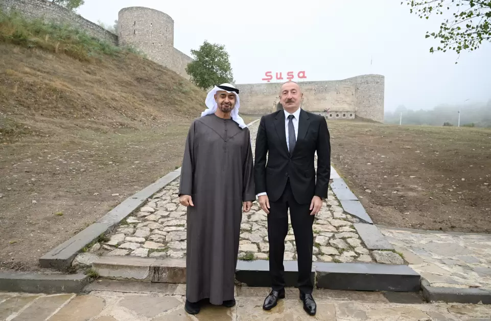 Azərbaycanın və BƏƏ prezidentləri Şuşa qalasının önündə foto çəkdiriblər