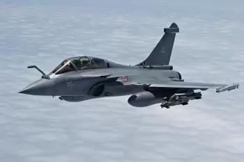 Fransa Polşaya 3 ədəd "Rafale" qırıcıları verib
