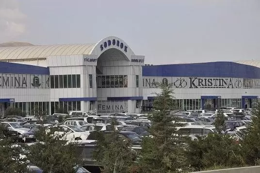 “Sədərək” ticarət mərkəzindən Ramiz Mehdiyevlə bağlı açıqlama: “Onun nəyinə gərəkdir, mağaza götürə, paltar satıla?”