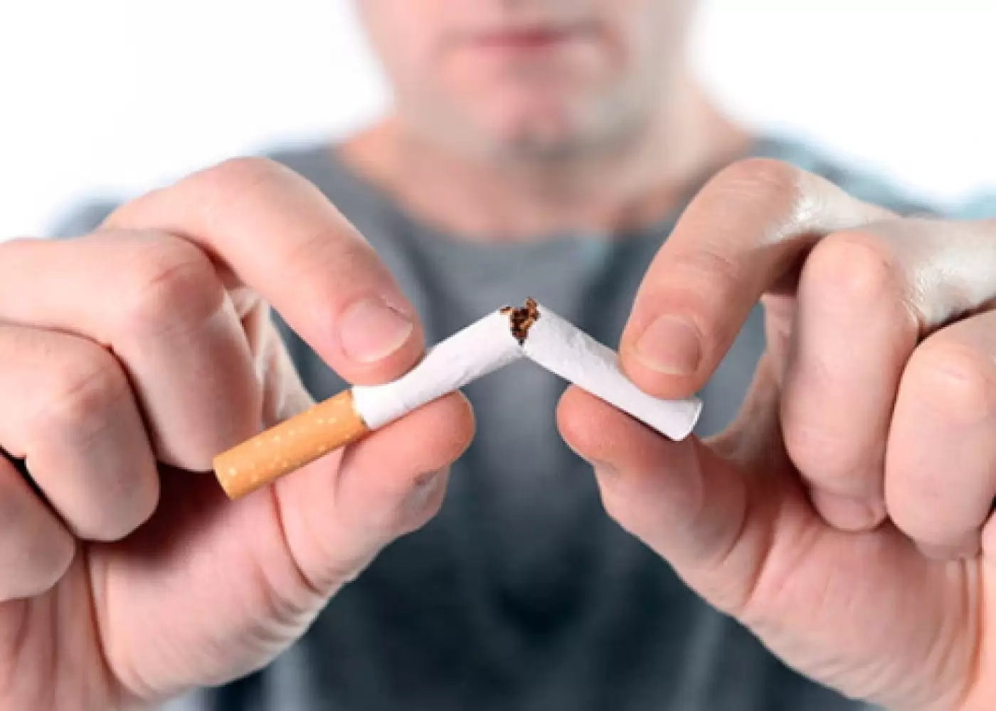 ÜST: Hər beşinci yetkin şəxs tütün asılılığından əziyyət çəkir