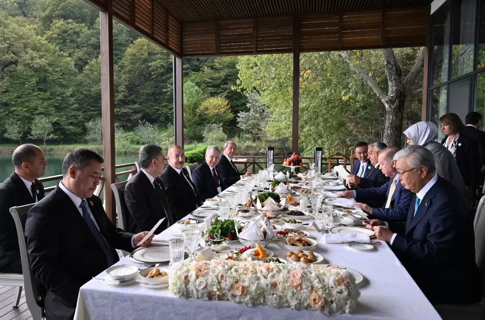 Qəbələdə TDT-nin Zirvə Görüşündə iştirak edən dövlət və hökumət başçılarının şərəfinə rəsmi nahar verilib