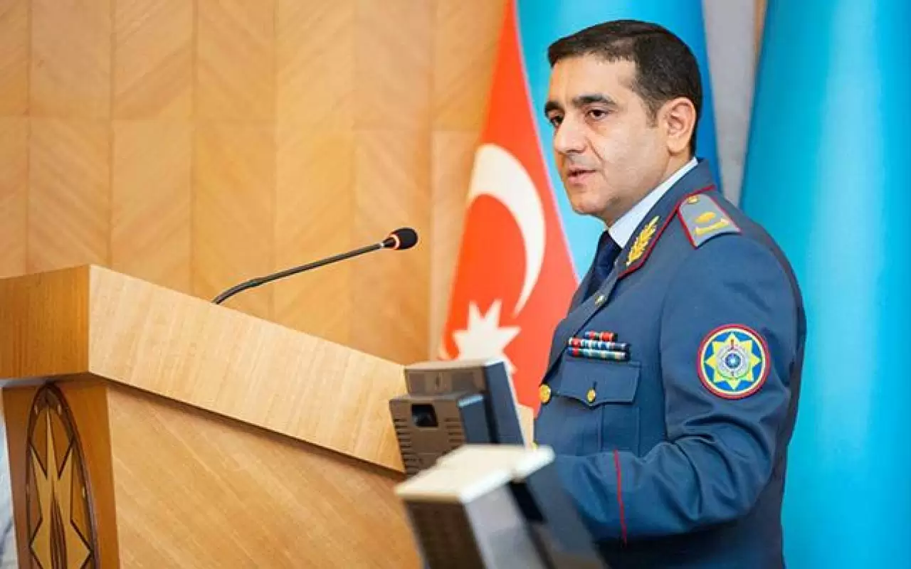 İsmayıl Hüseynov: "Boynumda yırtıq olduğu üçün işdən azad edildim"