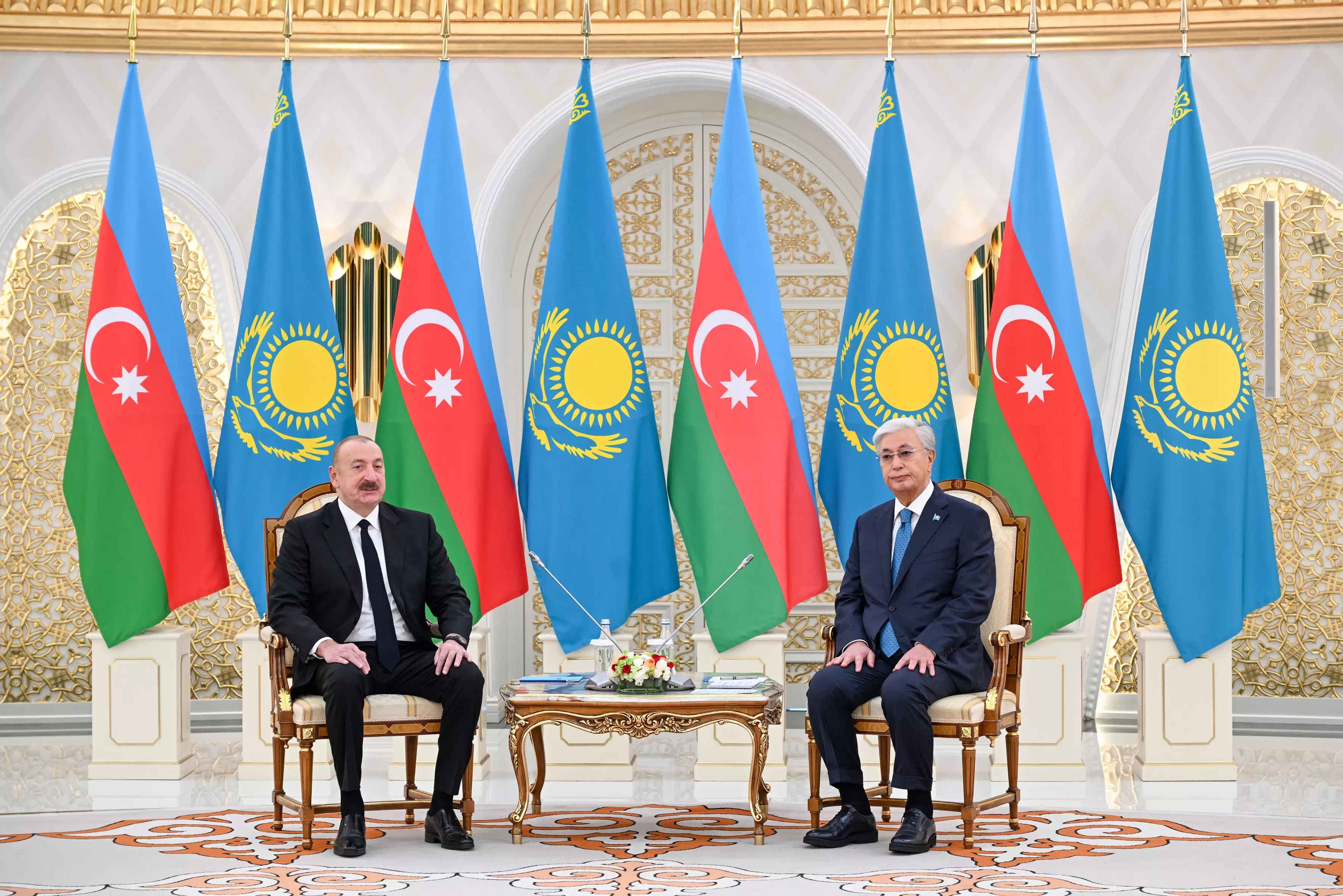Prezident İlham Əliyevlə qazaxıstanlı həmkarı Kasım-Jomart Tokayev arasında təkbətək görüş olub