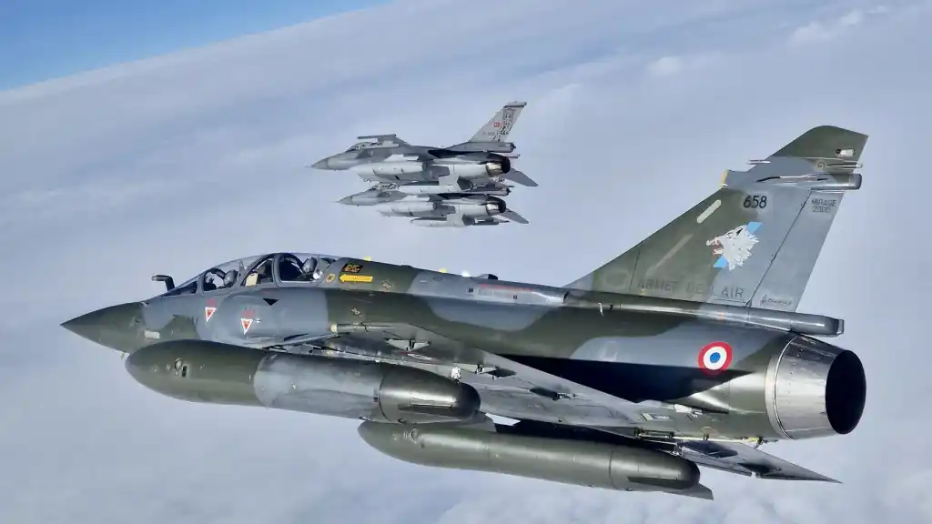 Makron: "Fransa Ukraynaya əlavə "Aster" raketləri və yeni "Mirage" qrupları tədarük edəcək"