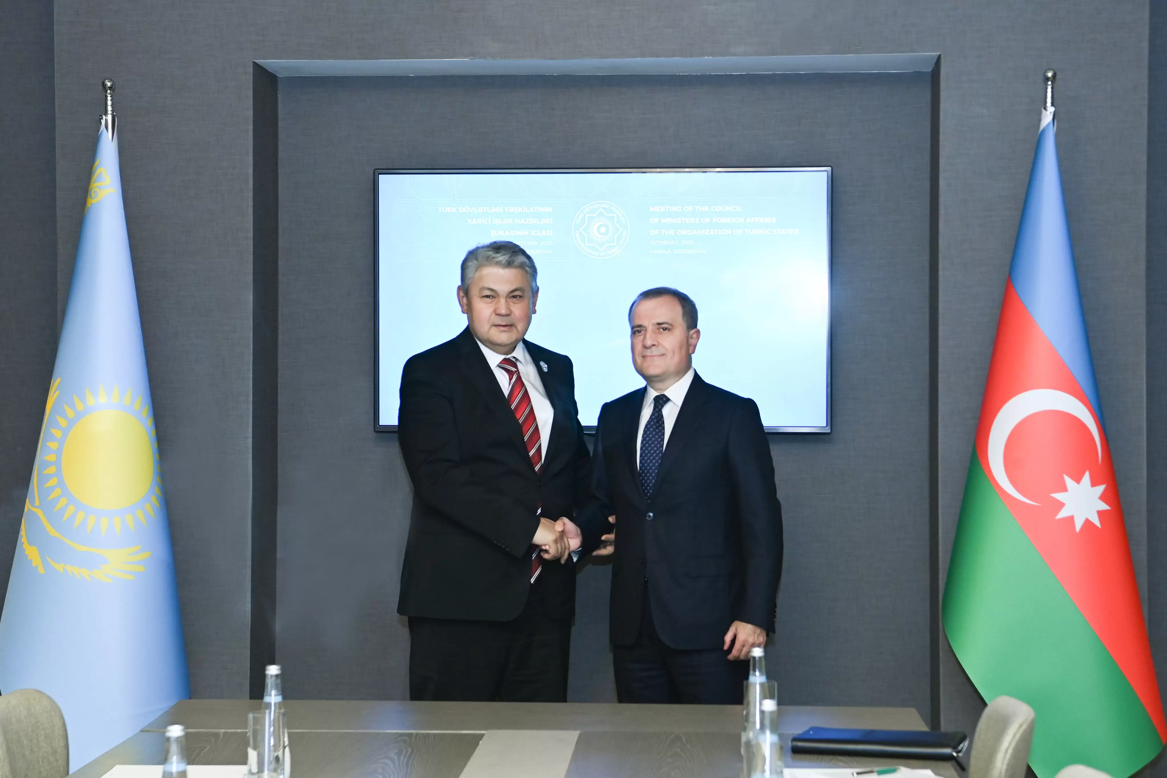 Ceyhun Bayramov Qəbələdə qazaxıstanlı həmkarı ilə görüşüb