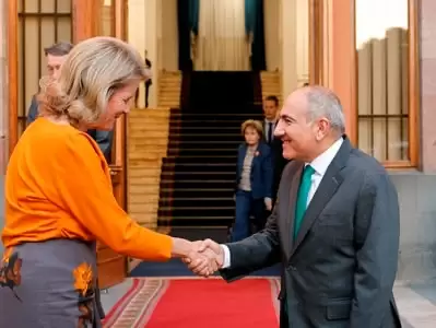 Belçika Kraliçası Ermənistana gedib