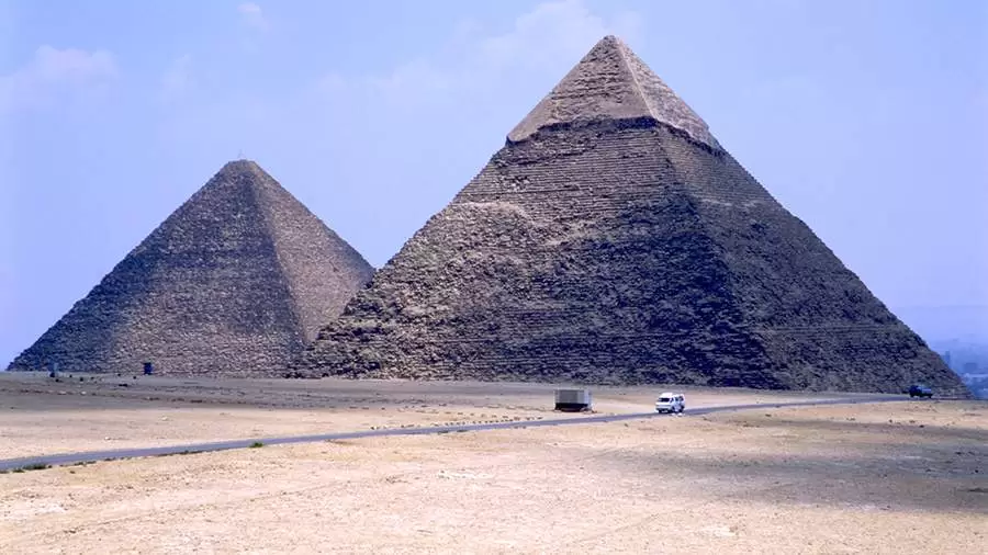 Misirdə turist qadın 80 metr dərinlikdəki ehramın içərisinə yıxılaraq sağ qalıb