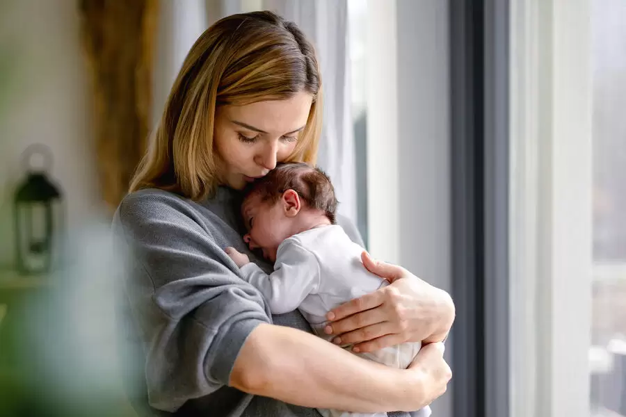 Rusiyada çoxuşaqlı analara 6400 manat ödəniş ediləcək