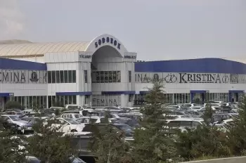 “Sədərək” ticarət mərkəzindən Ramiz Mehdiyevlə bağlı açıqlama: “Onun nəyinə gərəkdir, mağaza götürə, paltar satıla?”