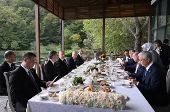 Qəbələdə TDT-nin Zirvə Görüşündə iştirak edən dövlət və hökumət başçılarının şərəfinə rəsmi nahar verilib